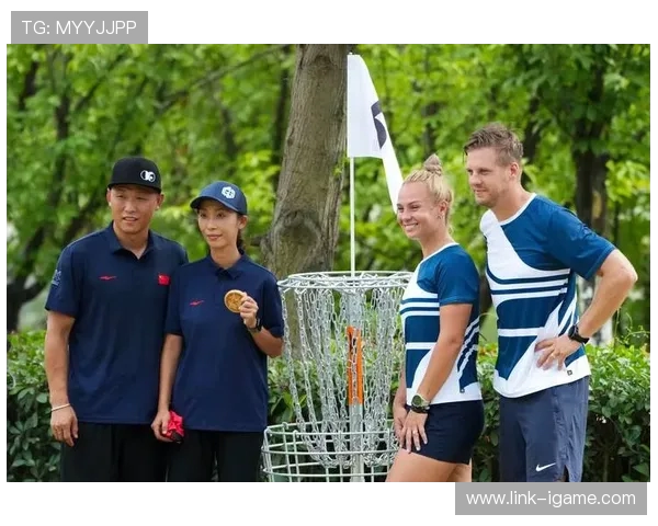 成都飞盘队与上海飞盘队耐力较量的精彩赛后分析与总结